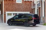 Chrysler Pacifica Limited S Appearance Package AWD 2020 года